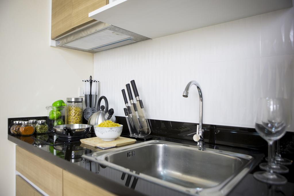 Bbg Seaside Luxurious Service Apartment Bangsaen Стая снимка