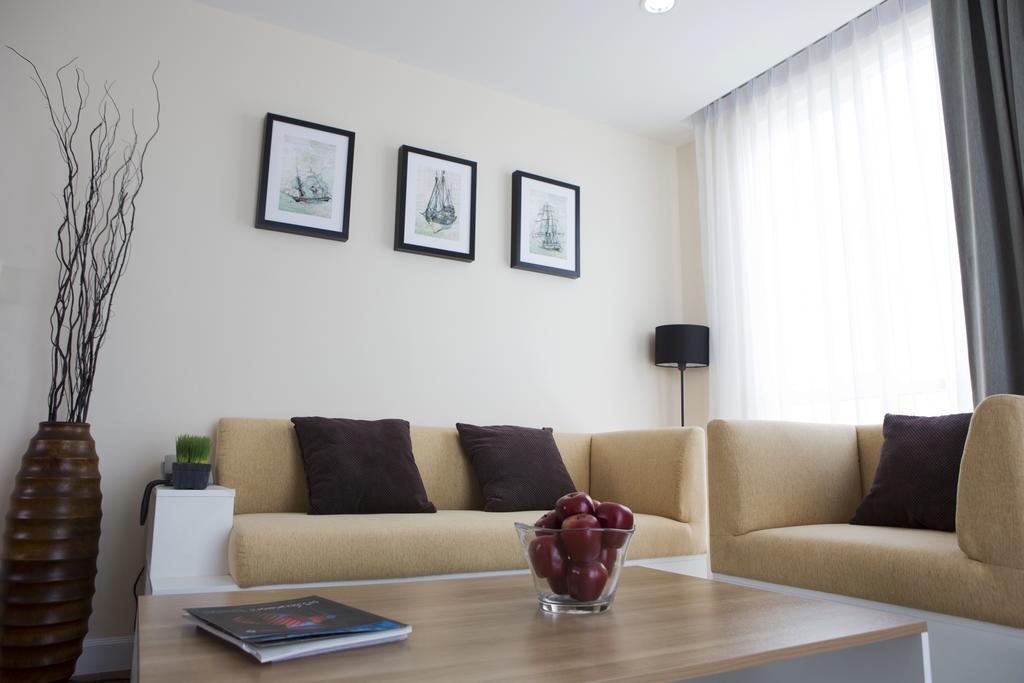 Bbg Seaside Luxurious Service Apartment Bangsaen Стая снимка
